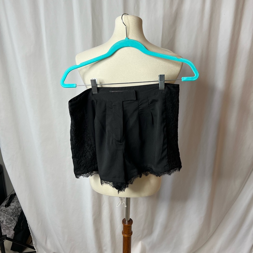 Victoria’s Secret Black Lace-Trim Dress Shorts | Size 6